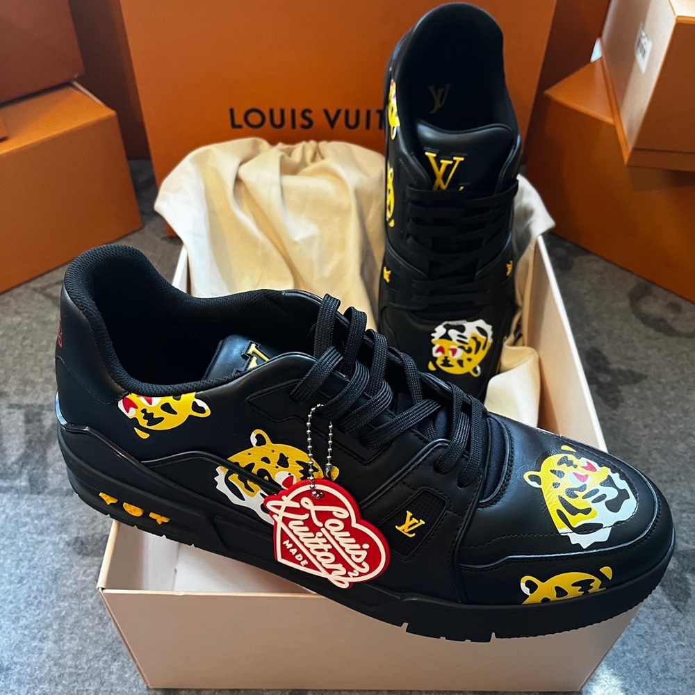 🔥NIGOS LV size 10.5 RARE tiger trainers🔥